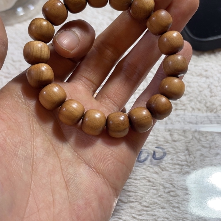 粤***仔其他檀香木老山檀香11×12微瑕沉水