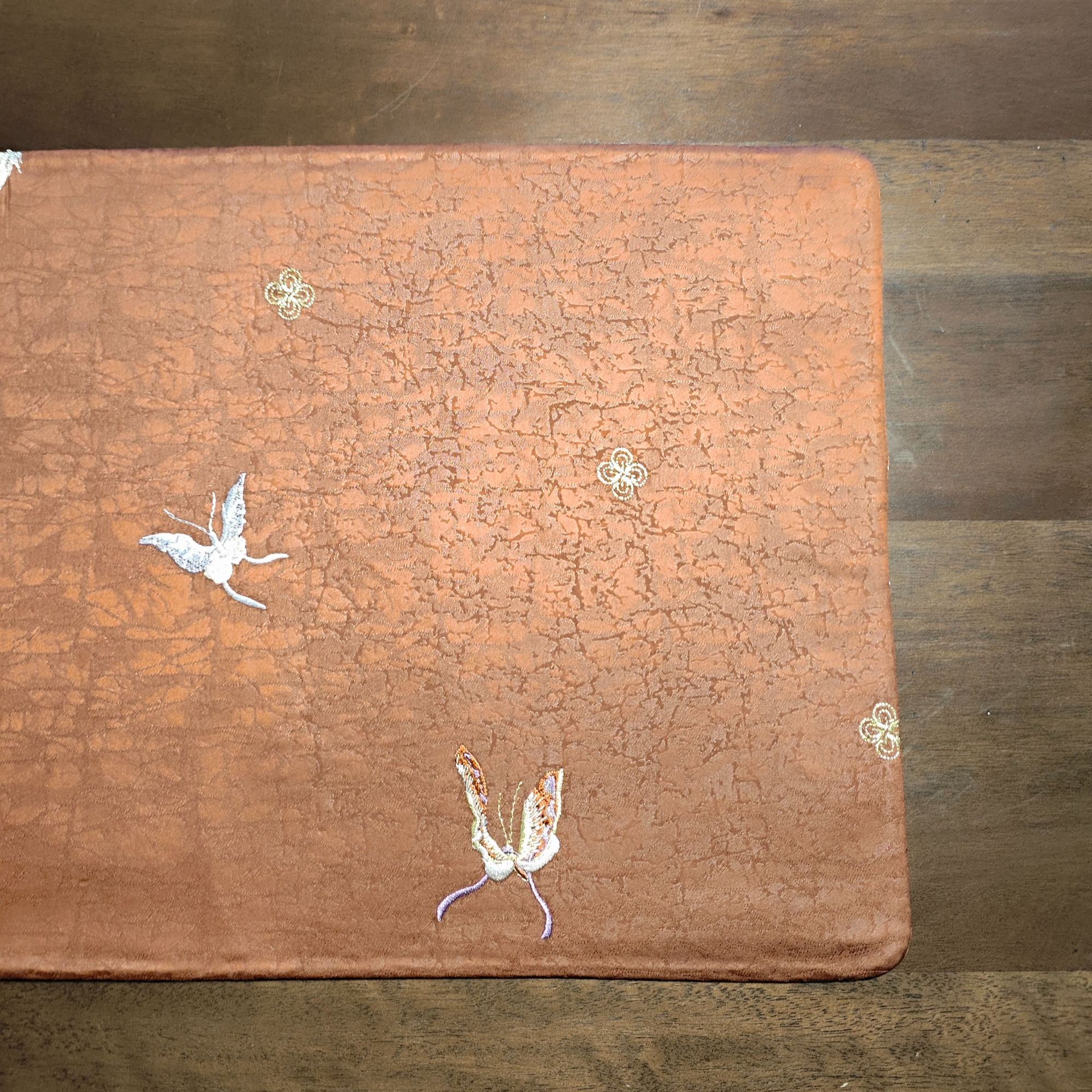 【观山见茶】-红色蝴蝶茶席（65*35）