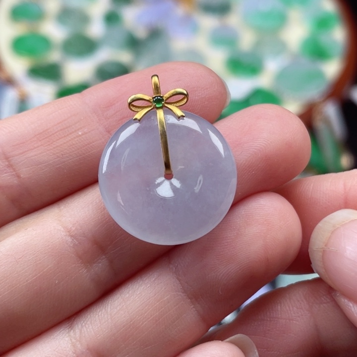 颈饰18K金镶嵌翡翠平安扣