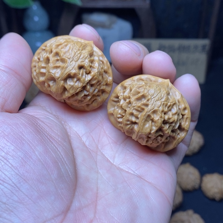 文玩核桃吊坠40宫灯