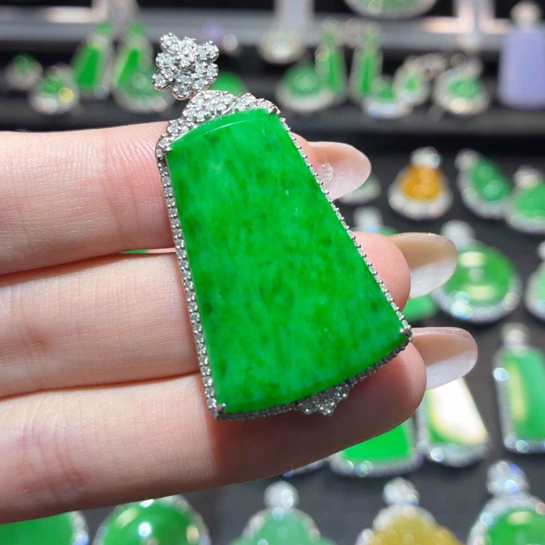 翡翠18K金镶嵌吊坠(不含链)97