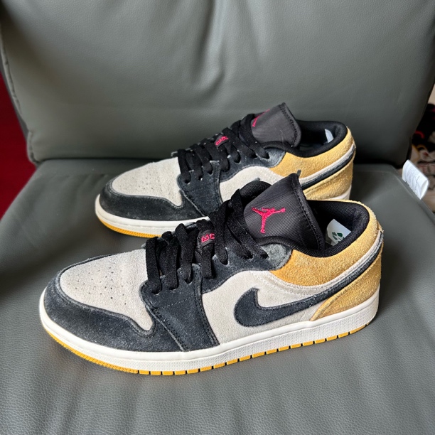 90新 MM6 41码 aj1 黑黄 无原盒 鞋底磨损小 喜欢的可以来问