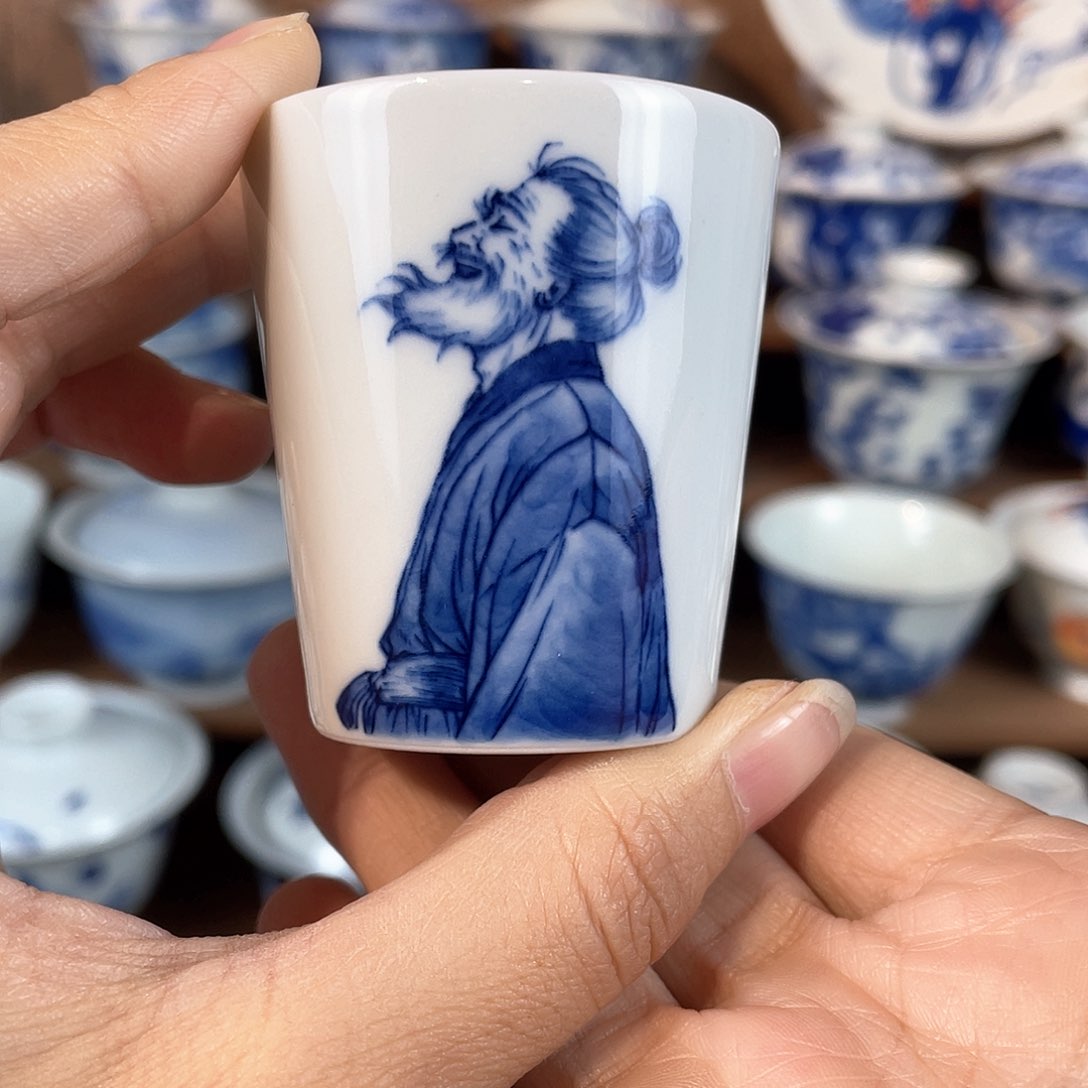 青花微瑕李白闻香杯