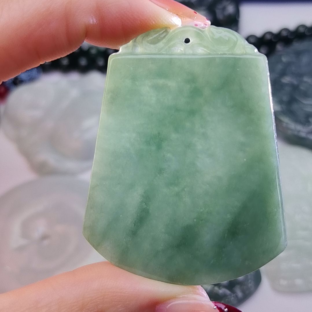翡翠颈饰未镶嵌天然的A货翡翠多样性发货