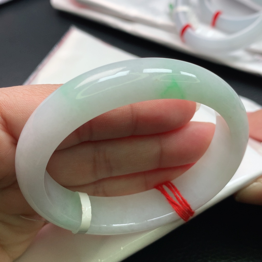 翡翠手镯未镶嵌贵妃54.55