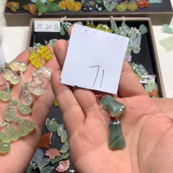 文***者蛇纹石玉合金耳钉