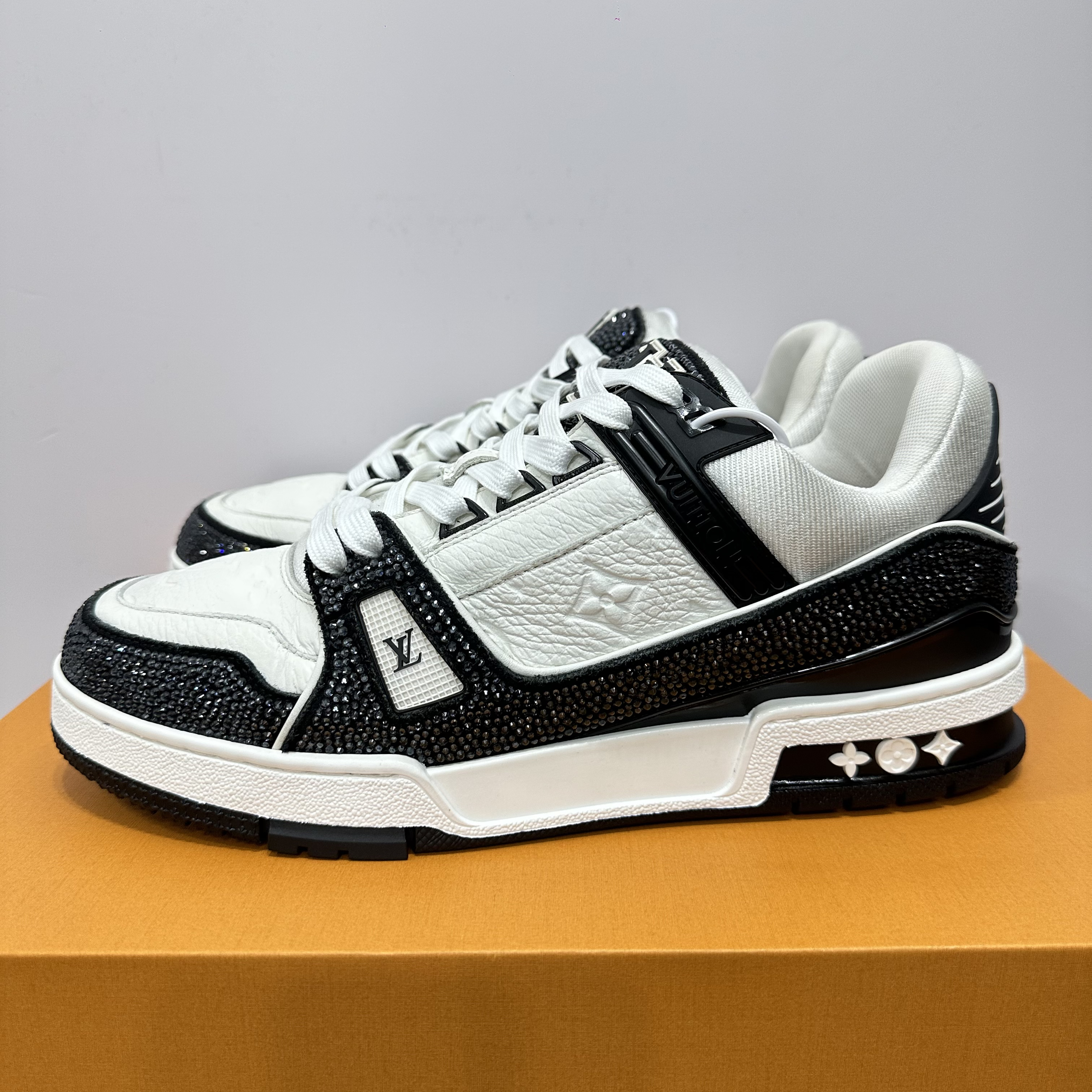 99新 LouisVuitton/路易威登 42码 秀款 trainer黑白熊猫配色板鞋