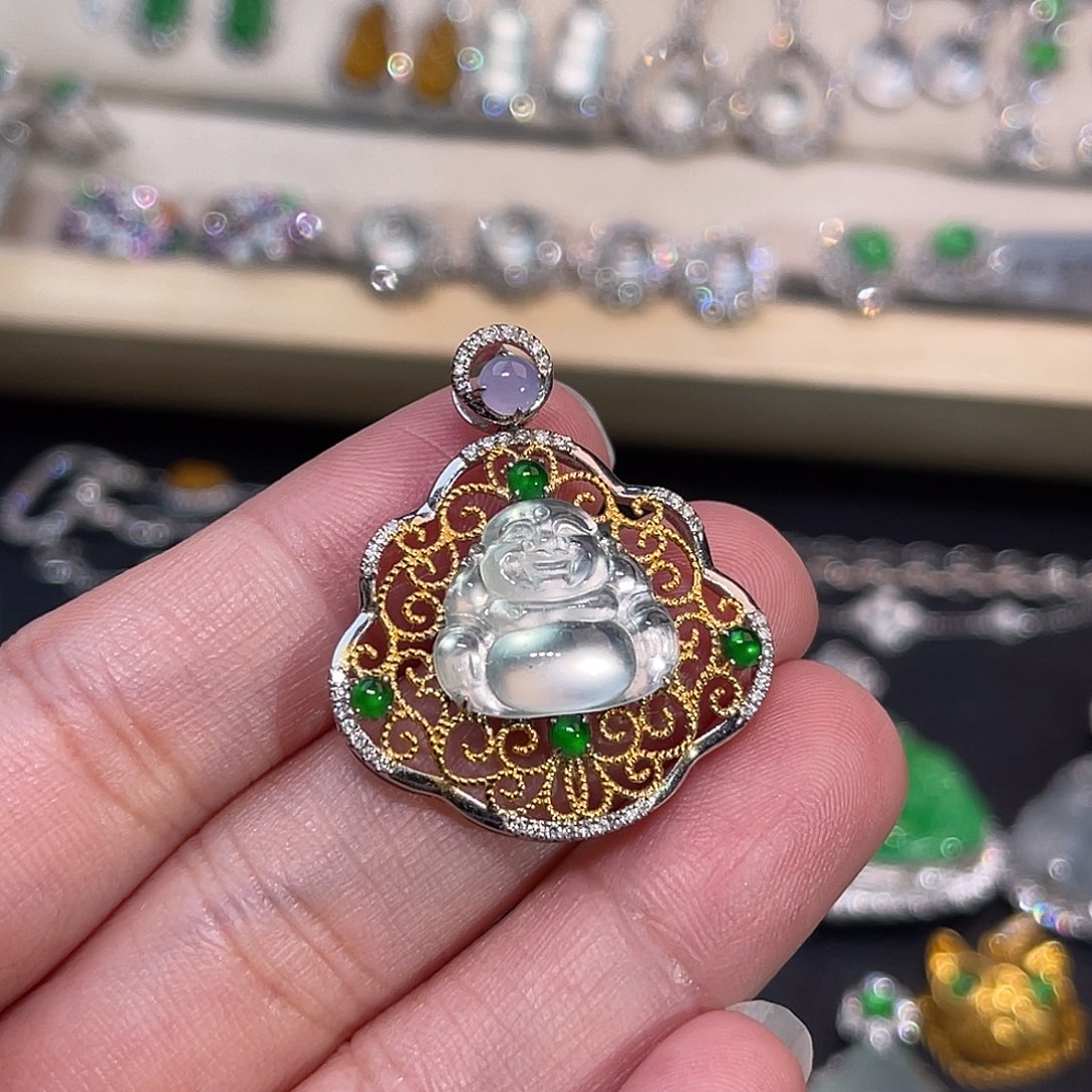 翡翠18K金镶嵌颈饰佛公