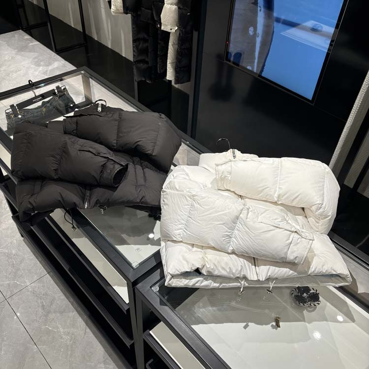 25年秋冬新款女装 法式内外双色拉链面包立领短款羽绒服-25Y1311