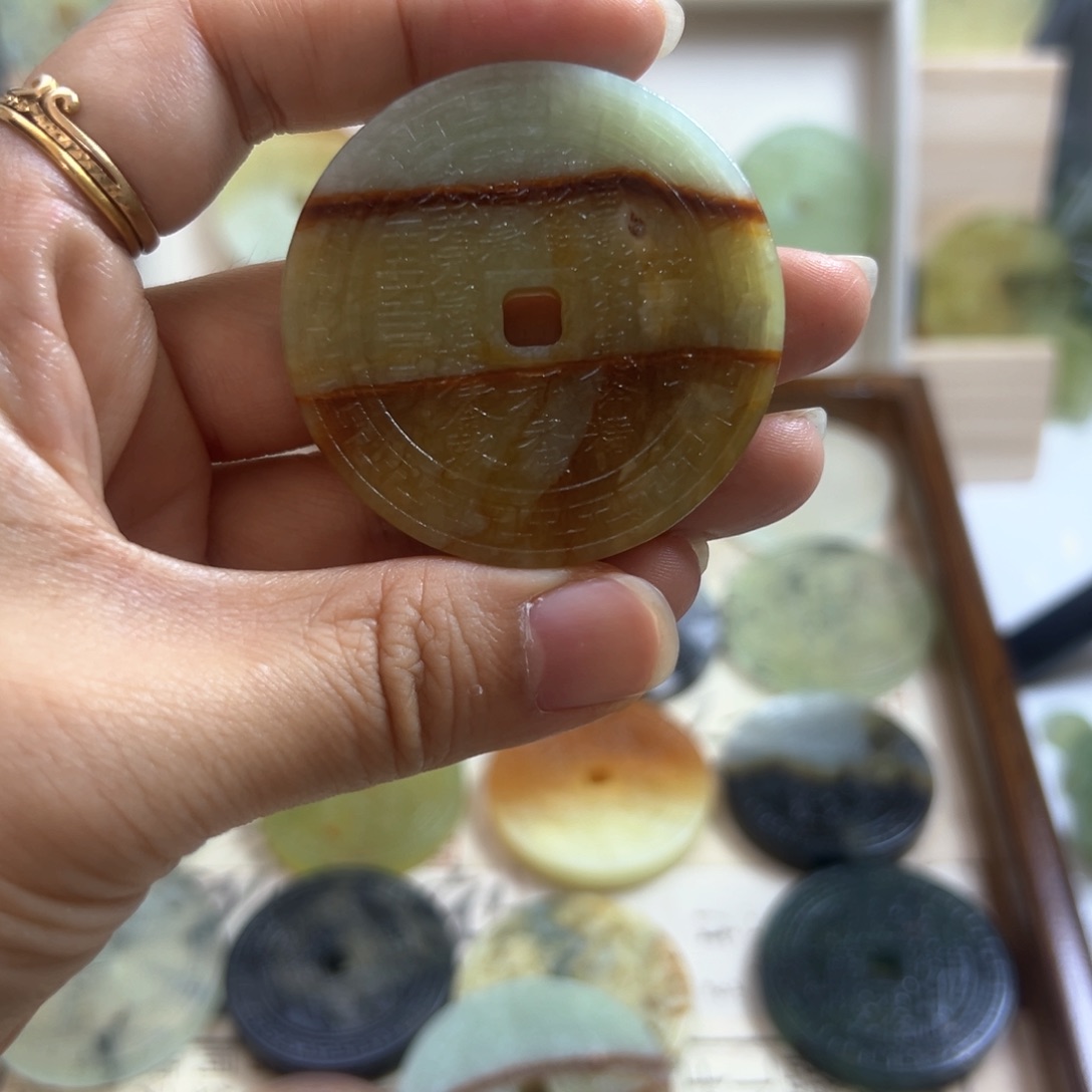 猫***^岫玉未镶嵌颈饰吊坠