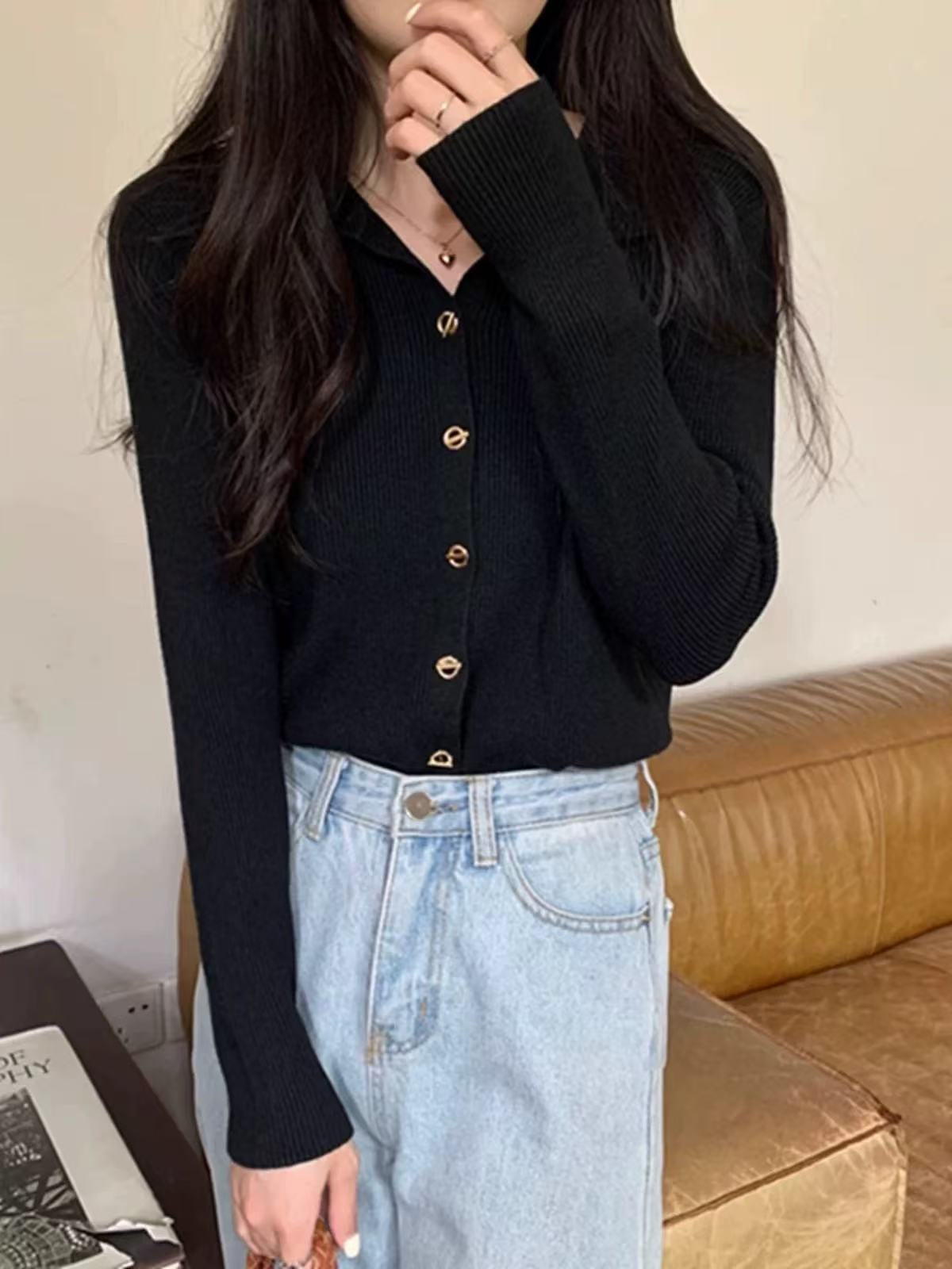 1602 别致polo领纽扣针织毛衣外套秋chic法式复古内搭长袖上衣女