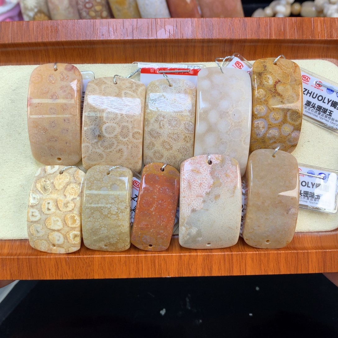 硅化珊瑚（珊瑚玉）未镶嵌颈饰4号单价10米一颗可挑选