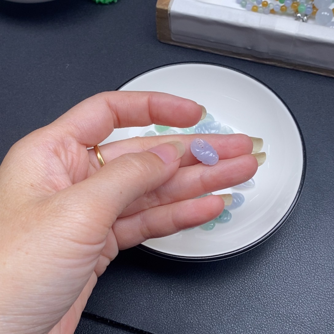 仙***怼翡翠未镶嵌颈饰翡翠