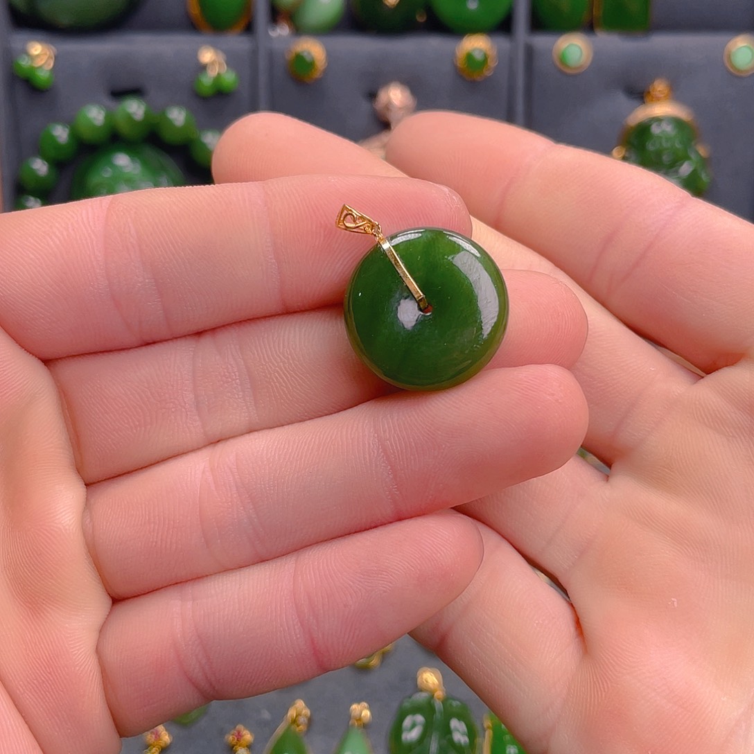 和田玉（碧玉）吊坠(不含链)18K金镶嵌1280
