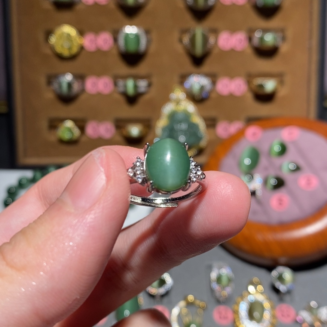 和田玉未镶嵌戒指