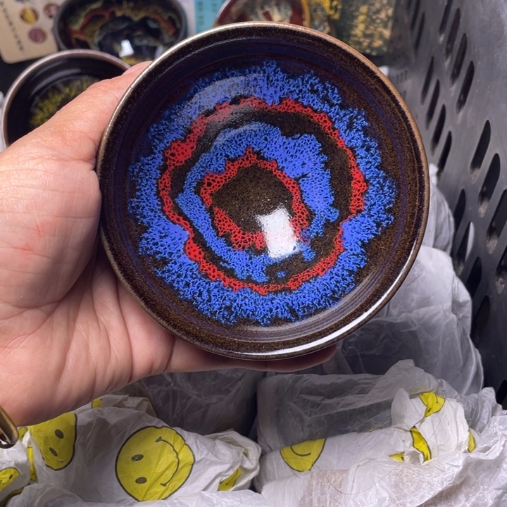 茶盏我不是说明他在做
