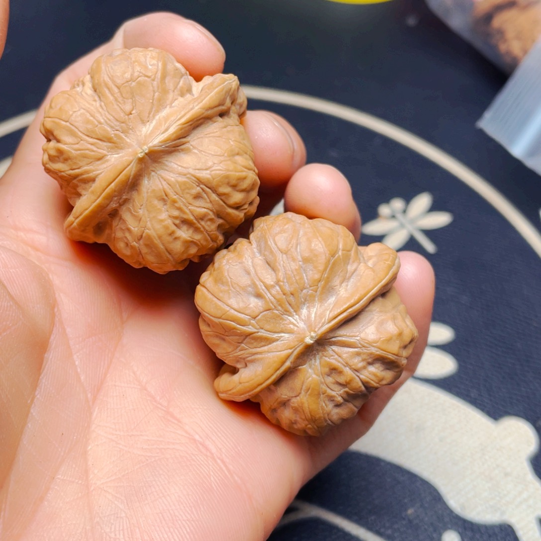 文玩核桃吊坠达摩一对