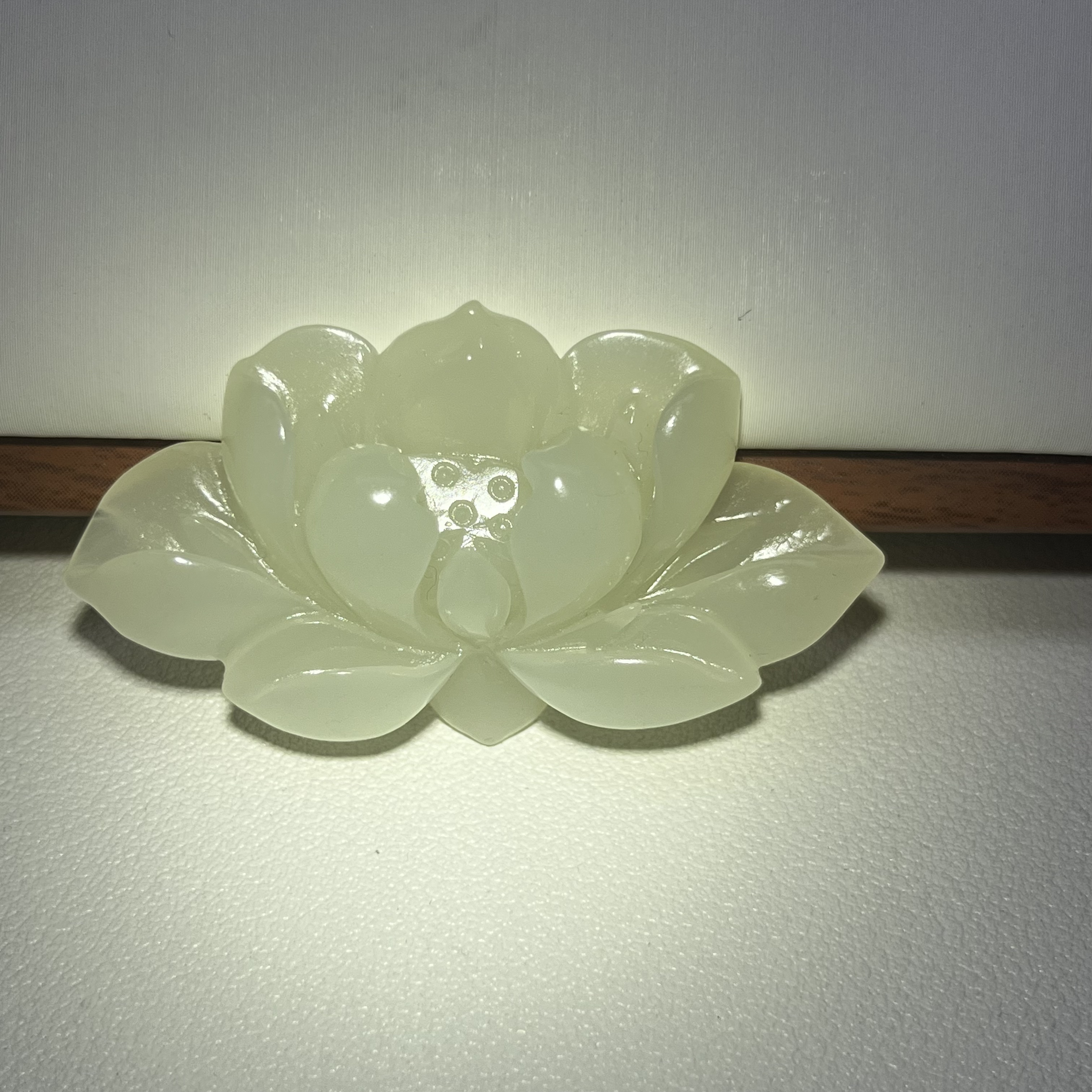 和田玉青海料晴白立体荷花手工精雕精美毛衣挂件百搭时尚