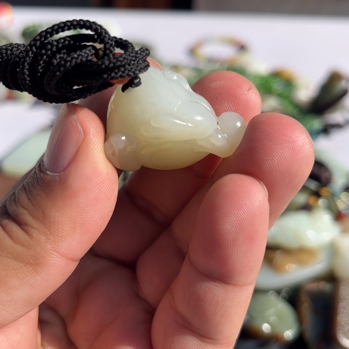 和田玉颈饰未镶嵌