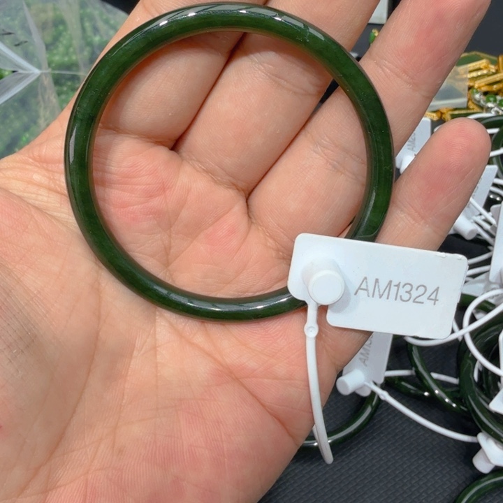 和田玉（碧玉）手镯未镶嵌58