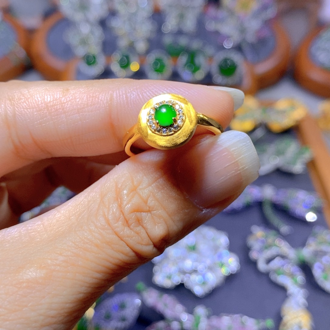 翡翠颈饰银S925镶嵌天然翡翠