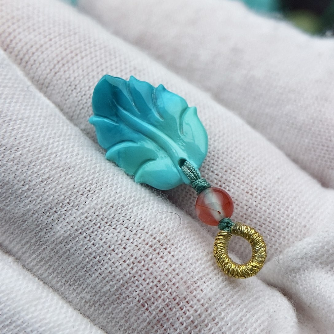 绿松石颈饰未镶嵌