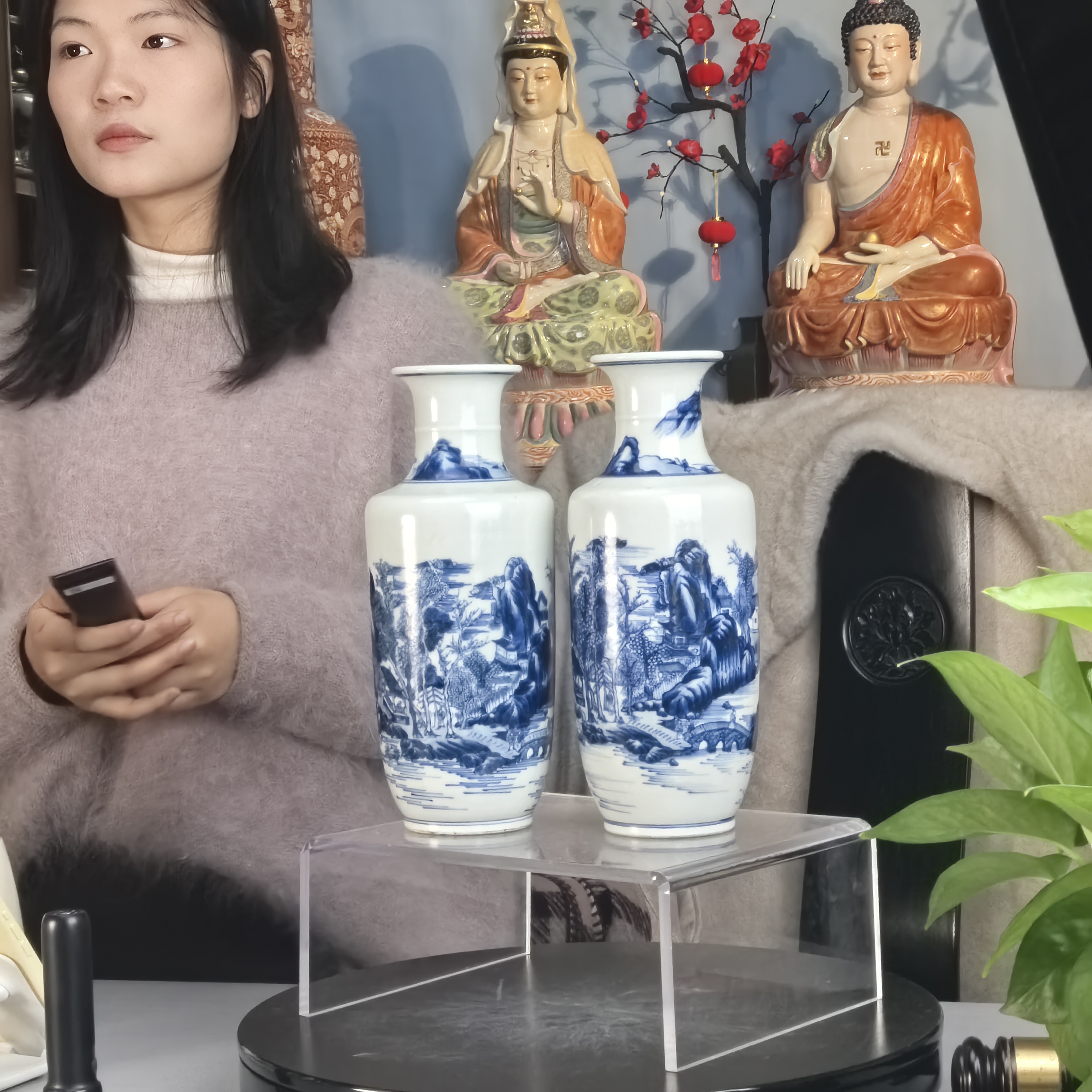 清 青花山水人物棒锥瓶