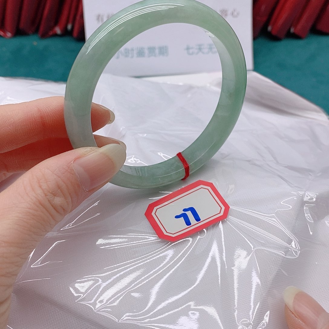 翡翠手镯未镶嵌漫*7777777777