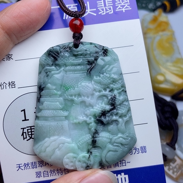 翡翠颈饰未镶嵌翡翠