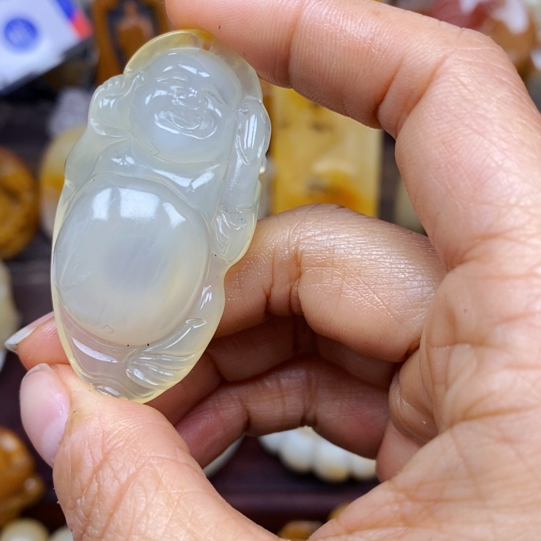 石英质玉（黄龙玉）颈饰未镶嵌