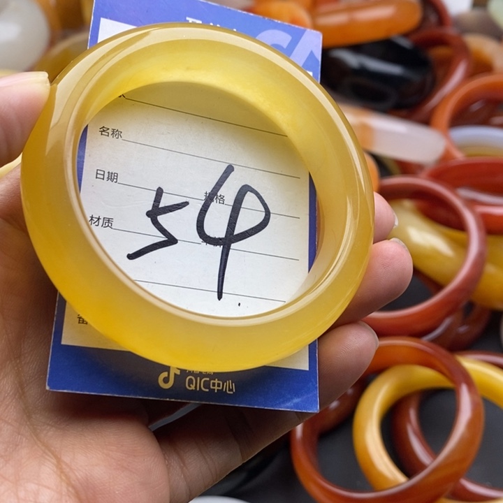 未镶嵌手镯石英质玉