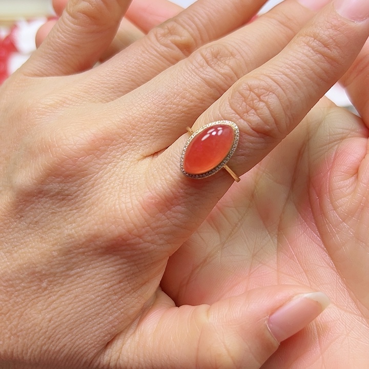 菱锰矿（红纹石）戒指18K金镶嵌