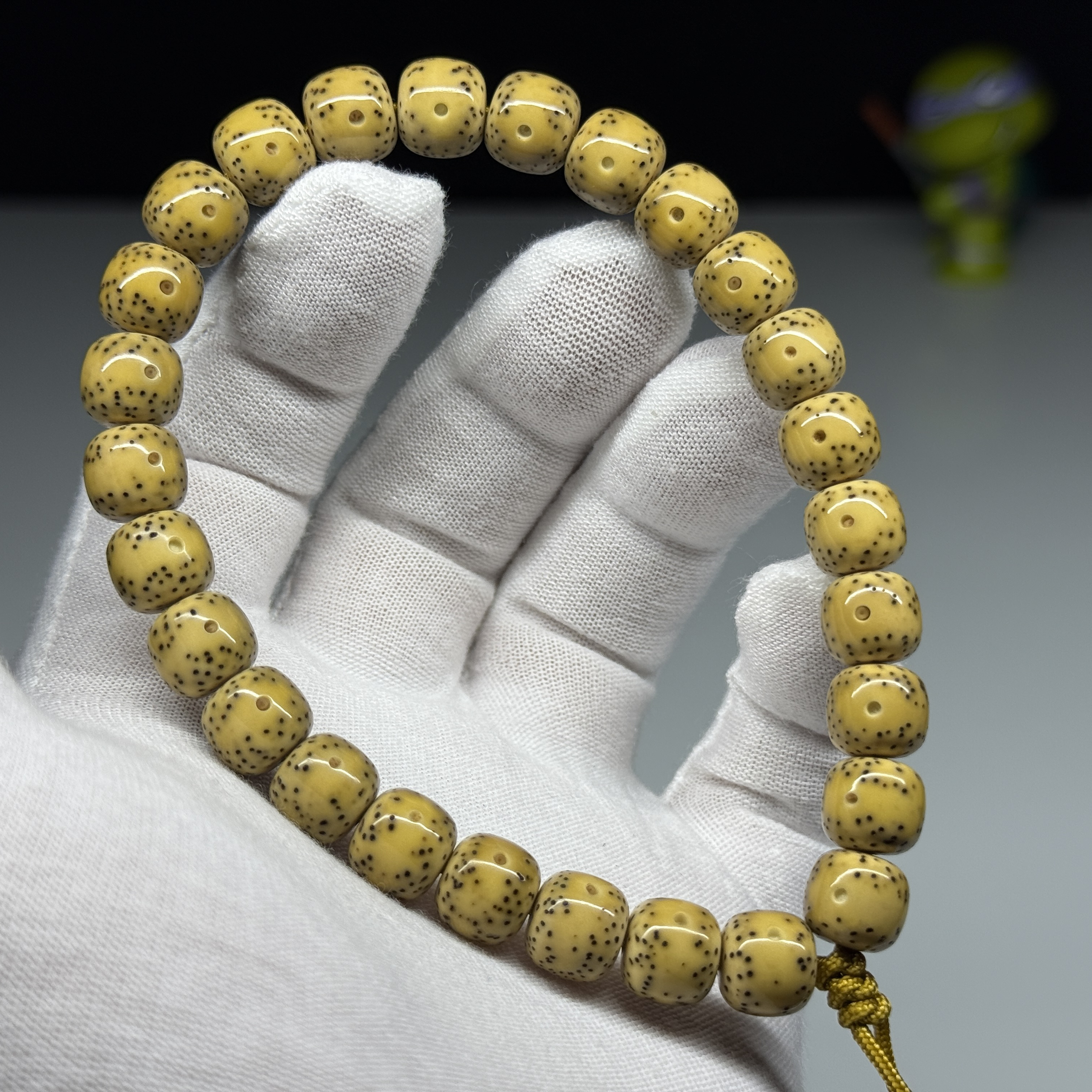 星月菩提手持 10X9 正月一线留白老型桶 同枝石玉青花料 打底27粒