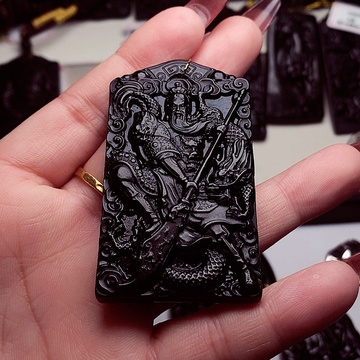 天然缅料A货关公挂件送珠链180