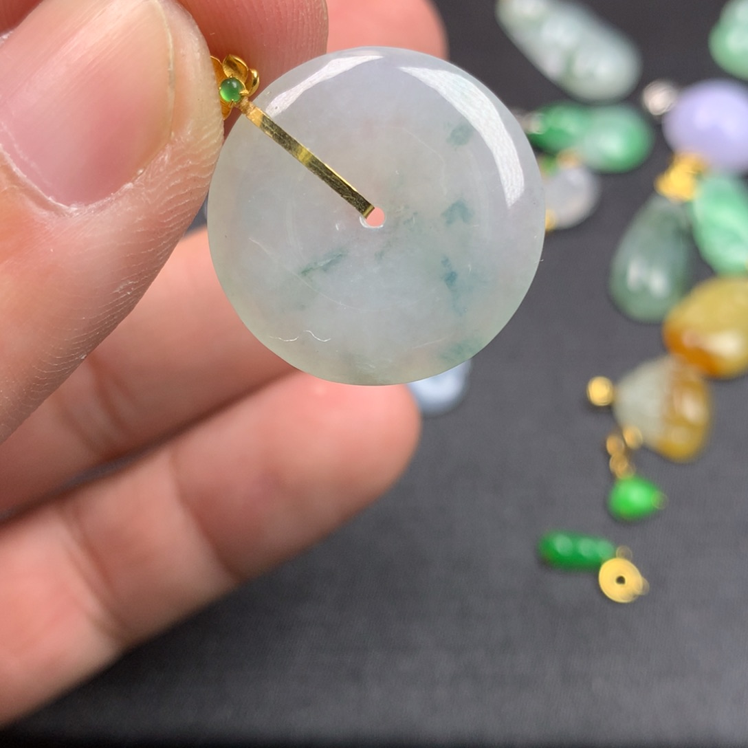 【闪购商品】颈饰18K金镶嵌翡翠翡翠