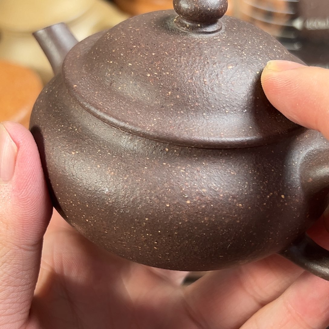 茶壶紫砂紫砂的味道很