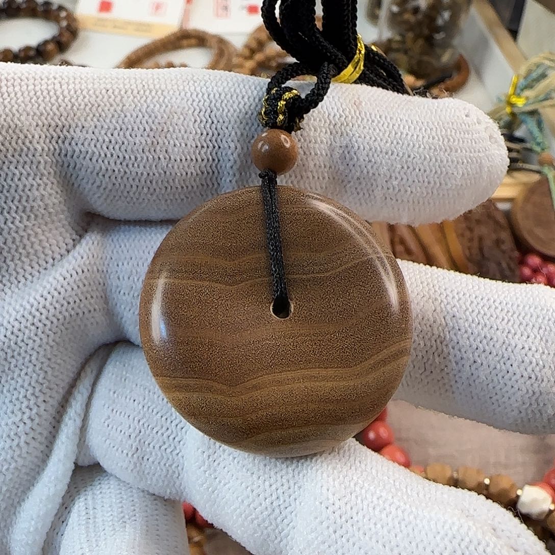 M***林檀香木吊坠老山檀香平安扣奶香寺庙香