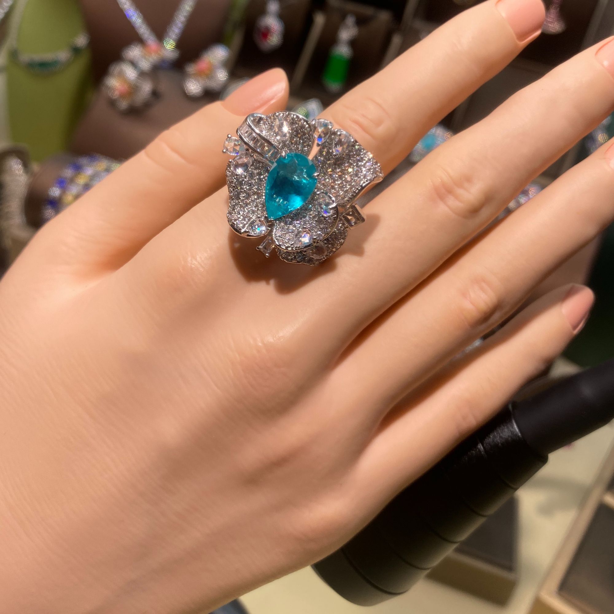 培育海蓝宝石合成重工豪镶工艺马尔代夫帕拉伊巴霓虹蓝戒指j024