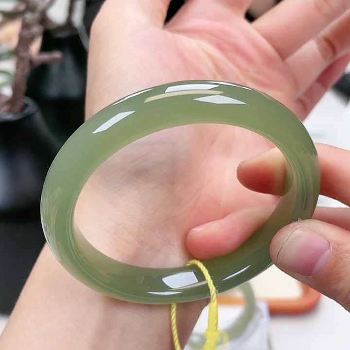 和田玉手镯56未镶嵌