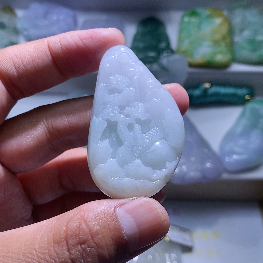 【闪购商品】翡翠颈饰未镶嵌山水