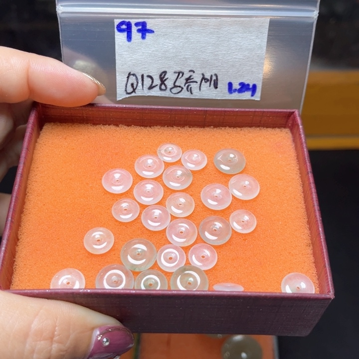 定制翡翠未镶嵌骄**花不