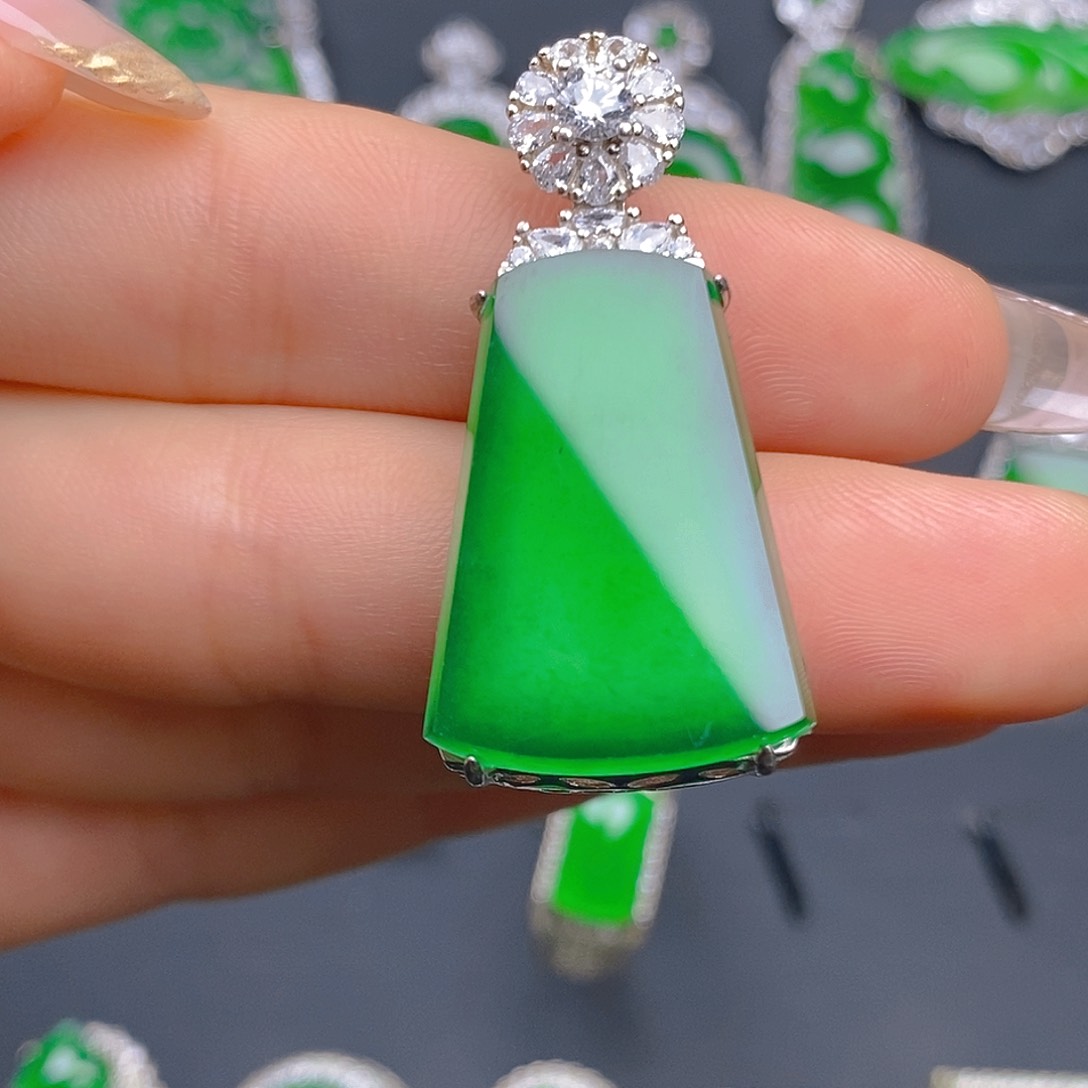 颈饰银S925镶嵌翡翠