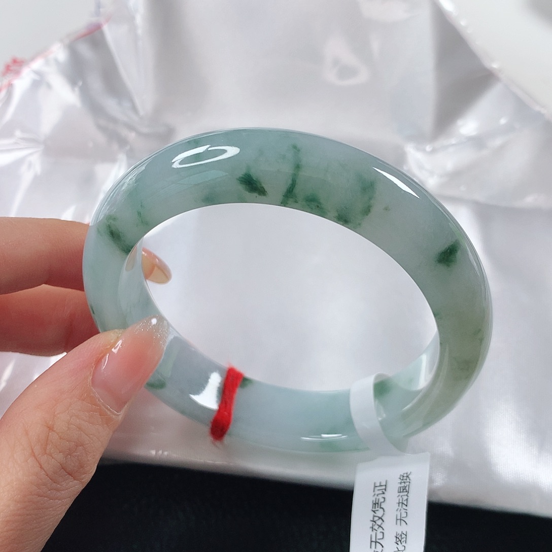 翡翠手镯未镶嵌 正圈①③⑨