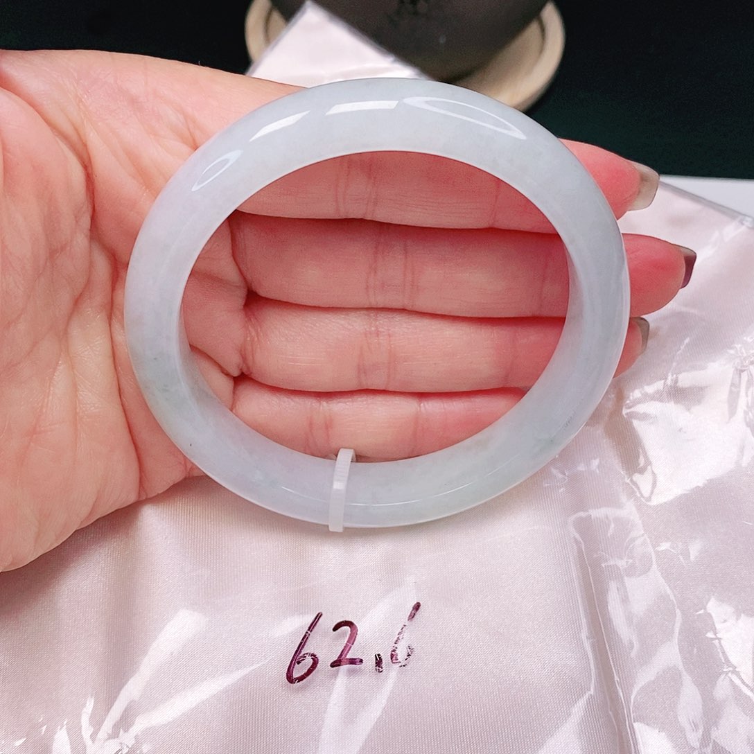 【闪购商品】翡翠手镯未镶嵌正