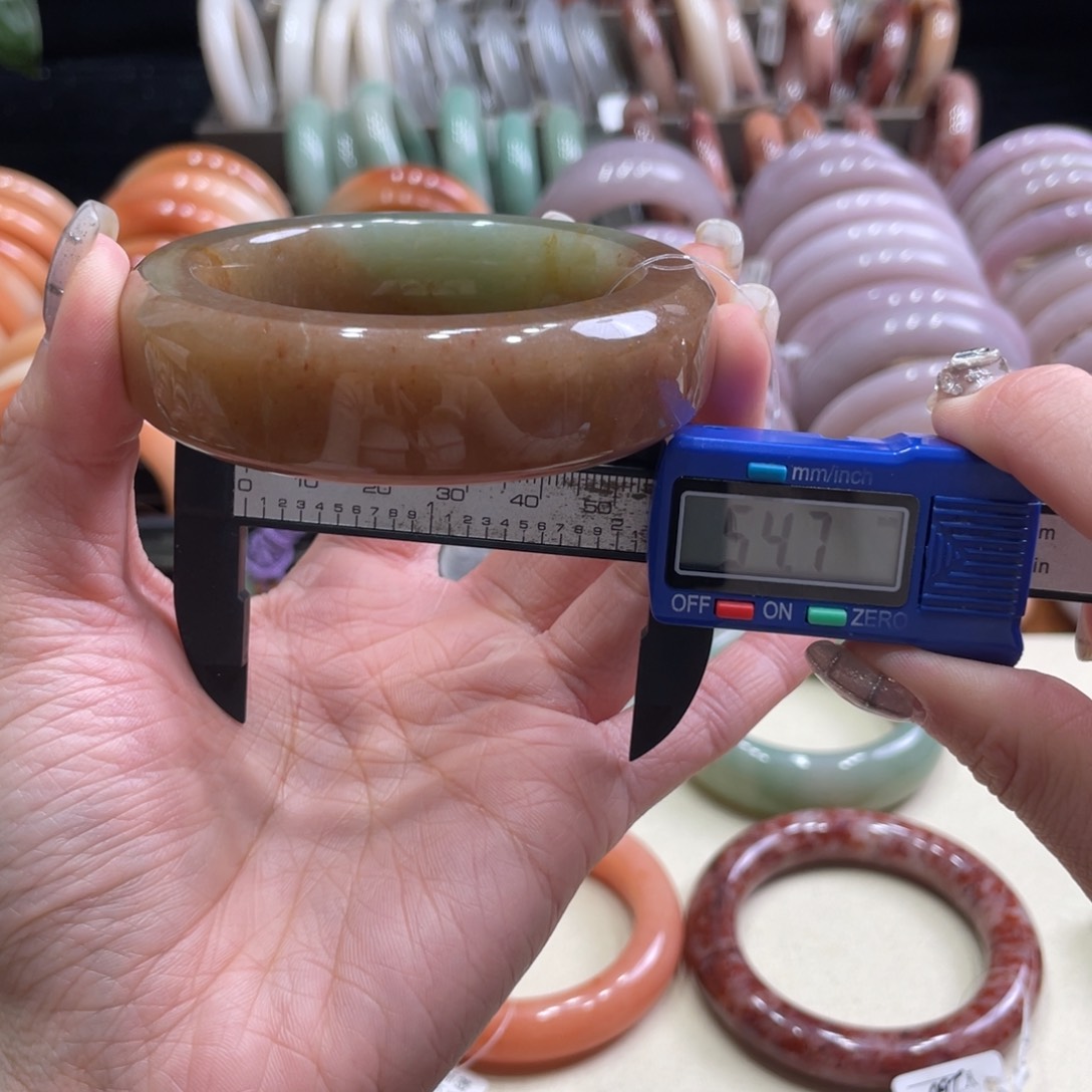 未镶嵌手镯石英质玉