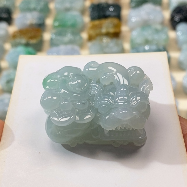 翡翠颈饰未镶嵌天然翡翠貔貅吊坠