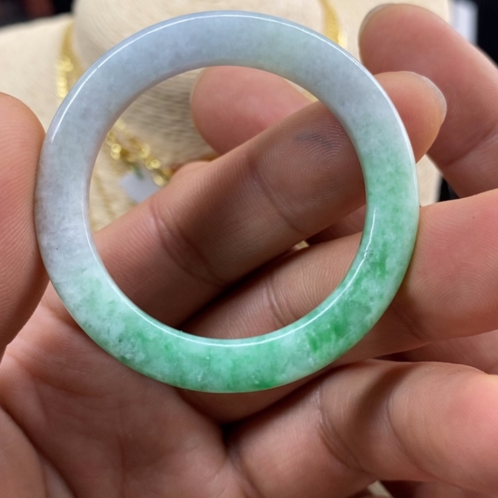 翡翠颈饰未镶嵌吊坠