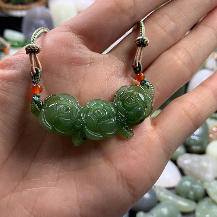 和田玉颈饰未镶嵌