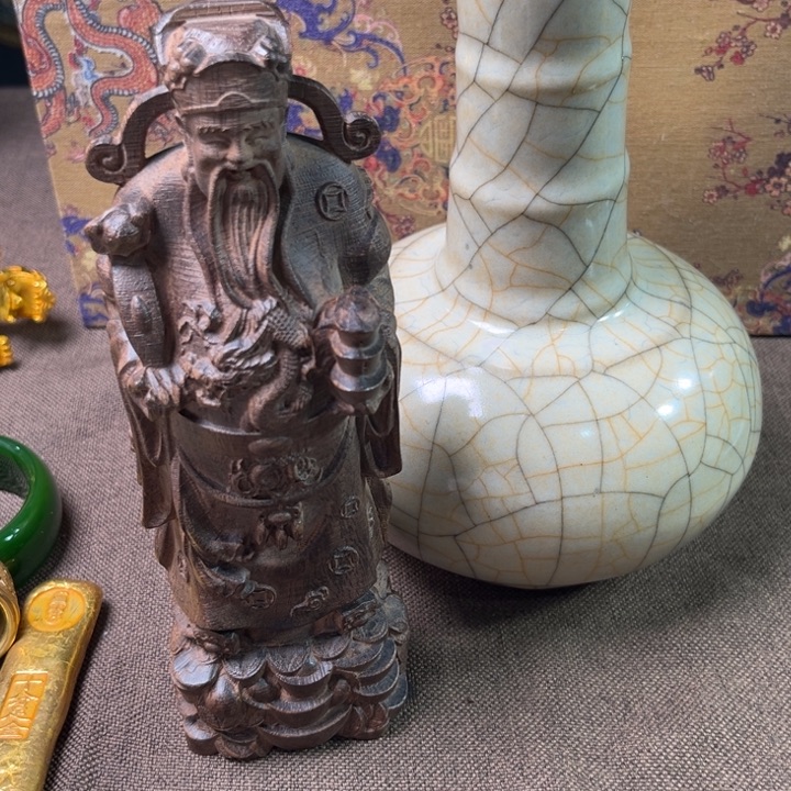 精品摆件工艺品等