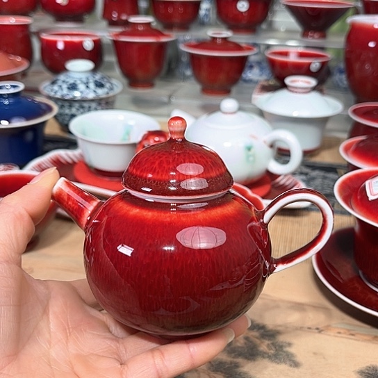 景德镇陶瓷红马坊壶